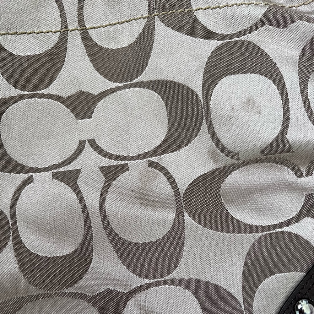Authentic Coach Hobo Signature shoulder bag. Needs cleaning, no major wear. - Picture 3 of 15